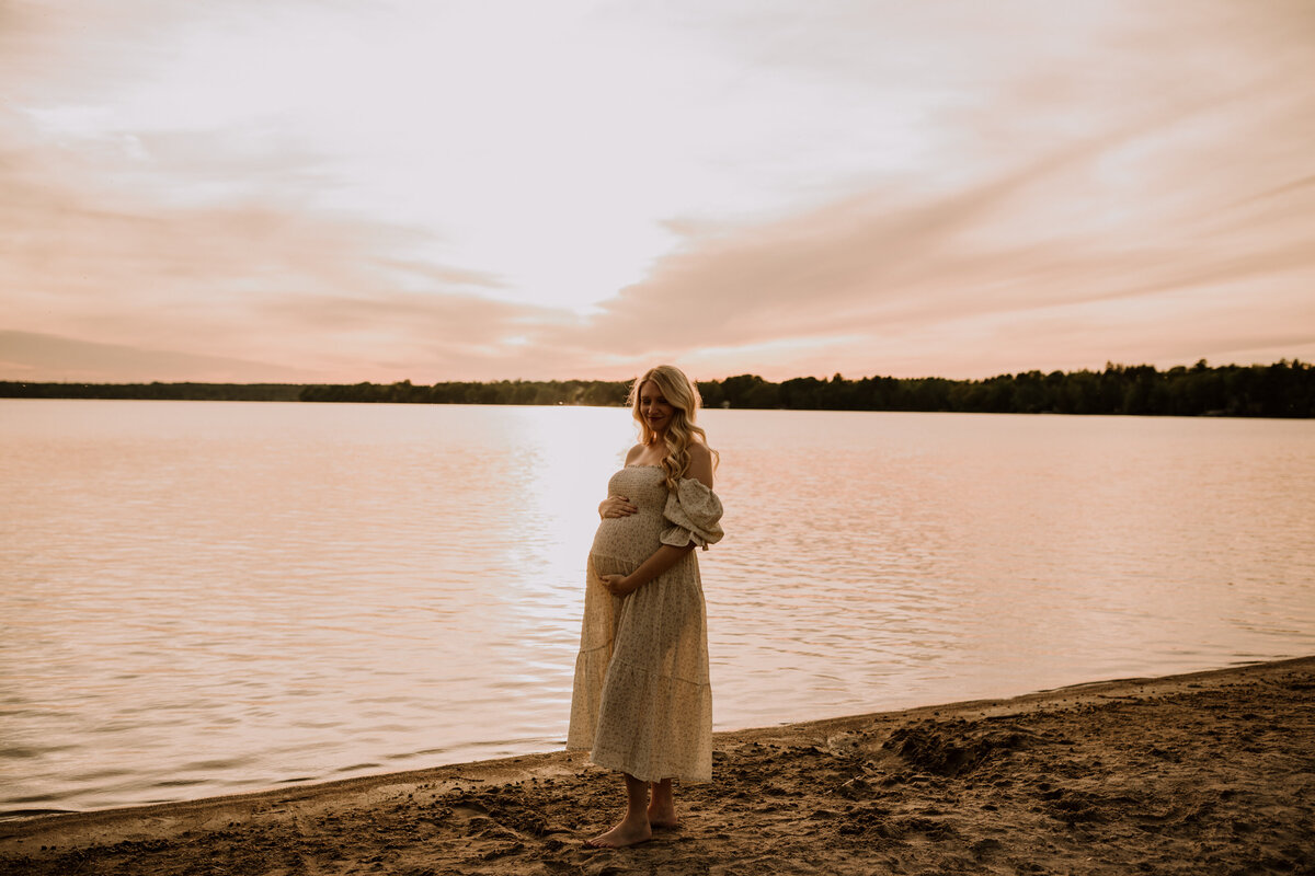 alex-maternity-muskoka-spring-photography-16