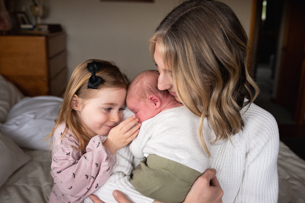 Lifestyle Newborn Family Photos-11