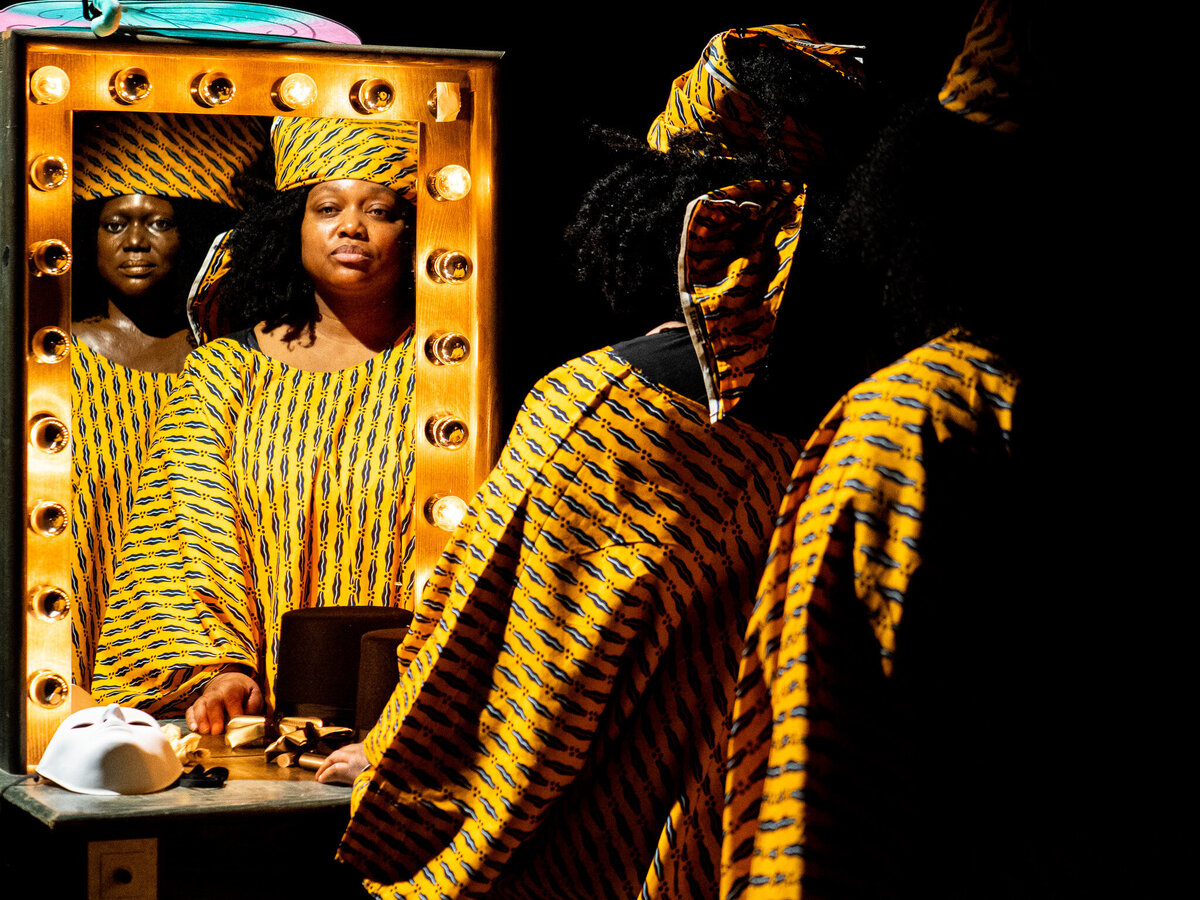 GRAND PARQUET LA FREAK Journal d'une femme vaudou Sabine Pakora ©Marie CharbonnierPB250090-2