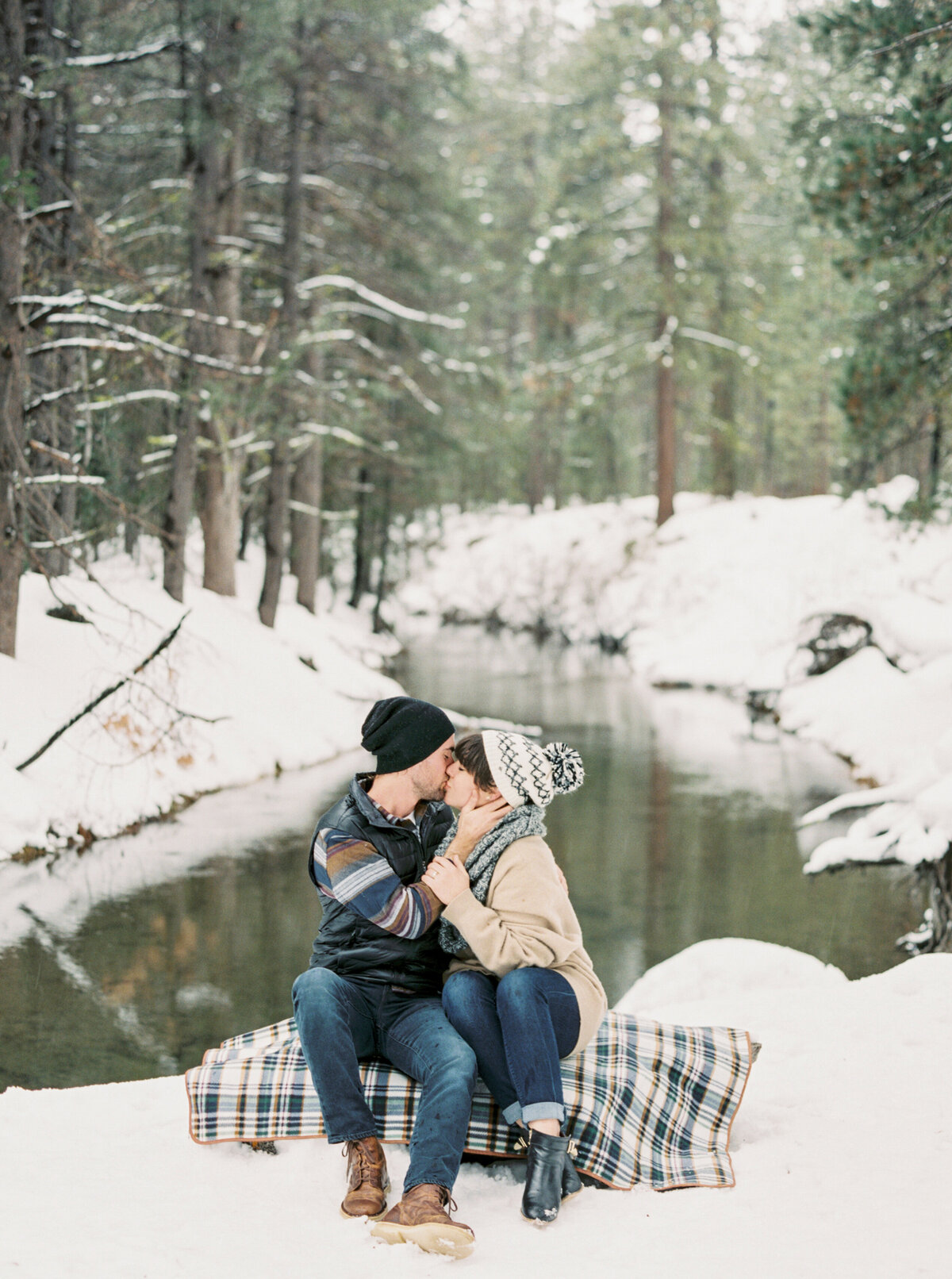 Lake-Tahoe-Winter-wedding-engagement-photo013