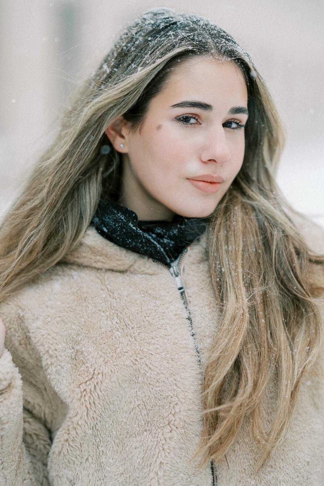 E10-Winter-snowy-engagement-photoshoot-in-Toronto-Zhan-and-Tina-2025-02-16-2500px-1022