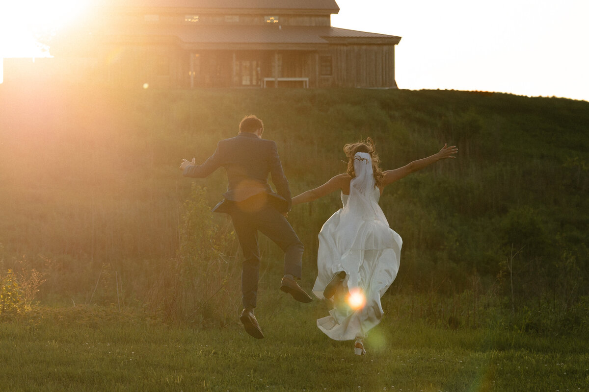 Sydney and Brant's Rustic Midwest Wedding Photography-695