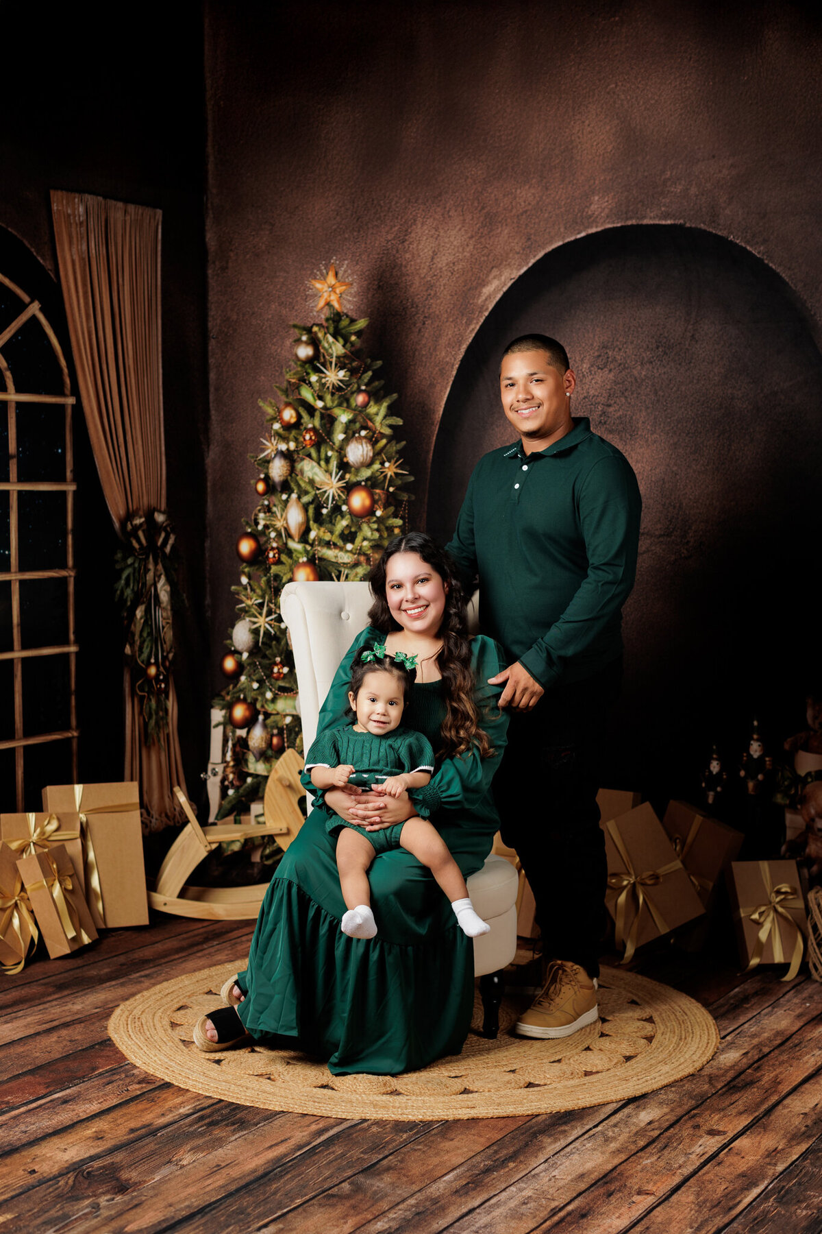 Best NWA holiday photographer, holiday portraits near me, Northwest Arkansas holiday photography, NW Arkansas holiday photos, NWA santa photos