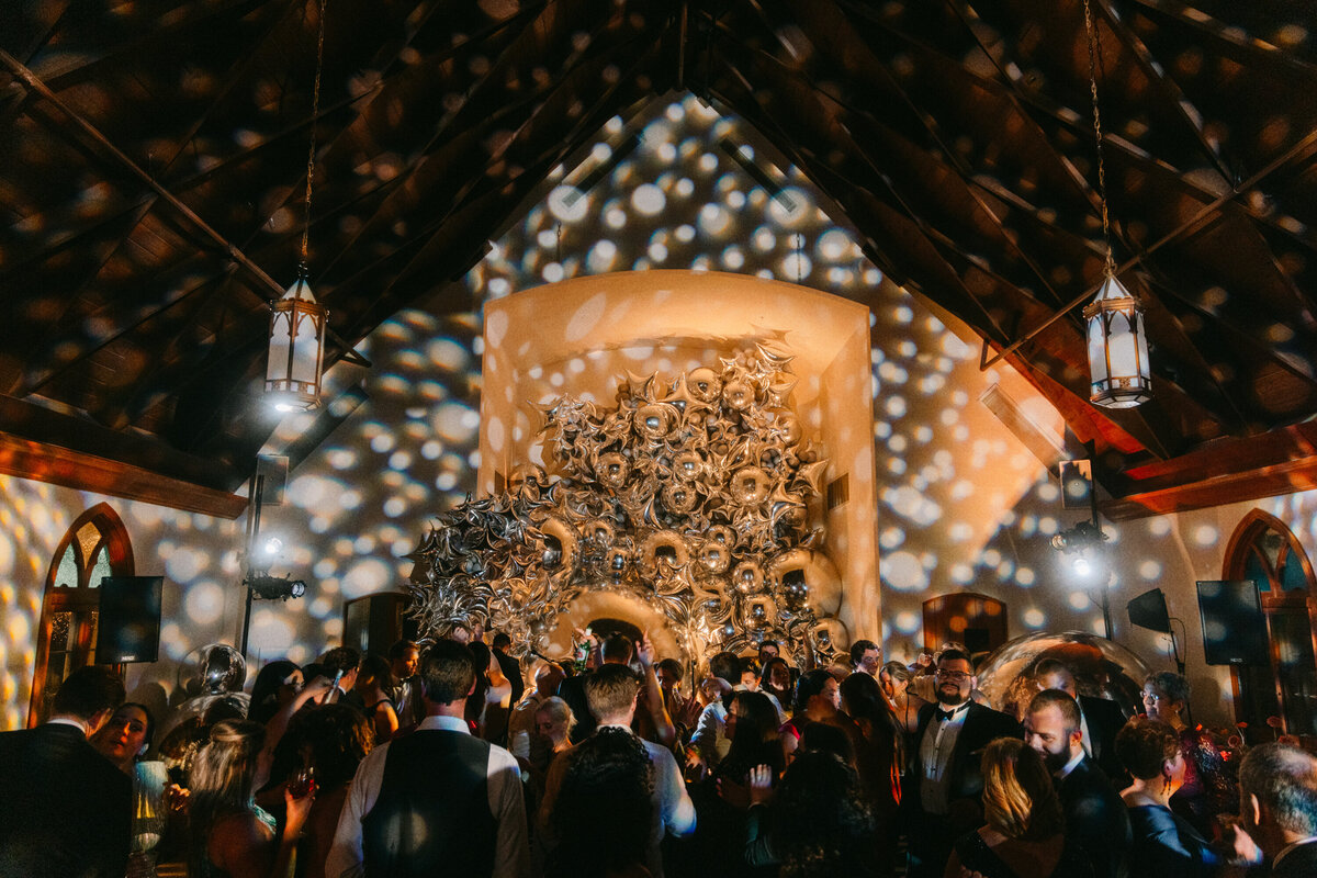 commodore-perry-estate-wedding-chapel-dancing