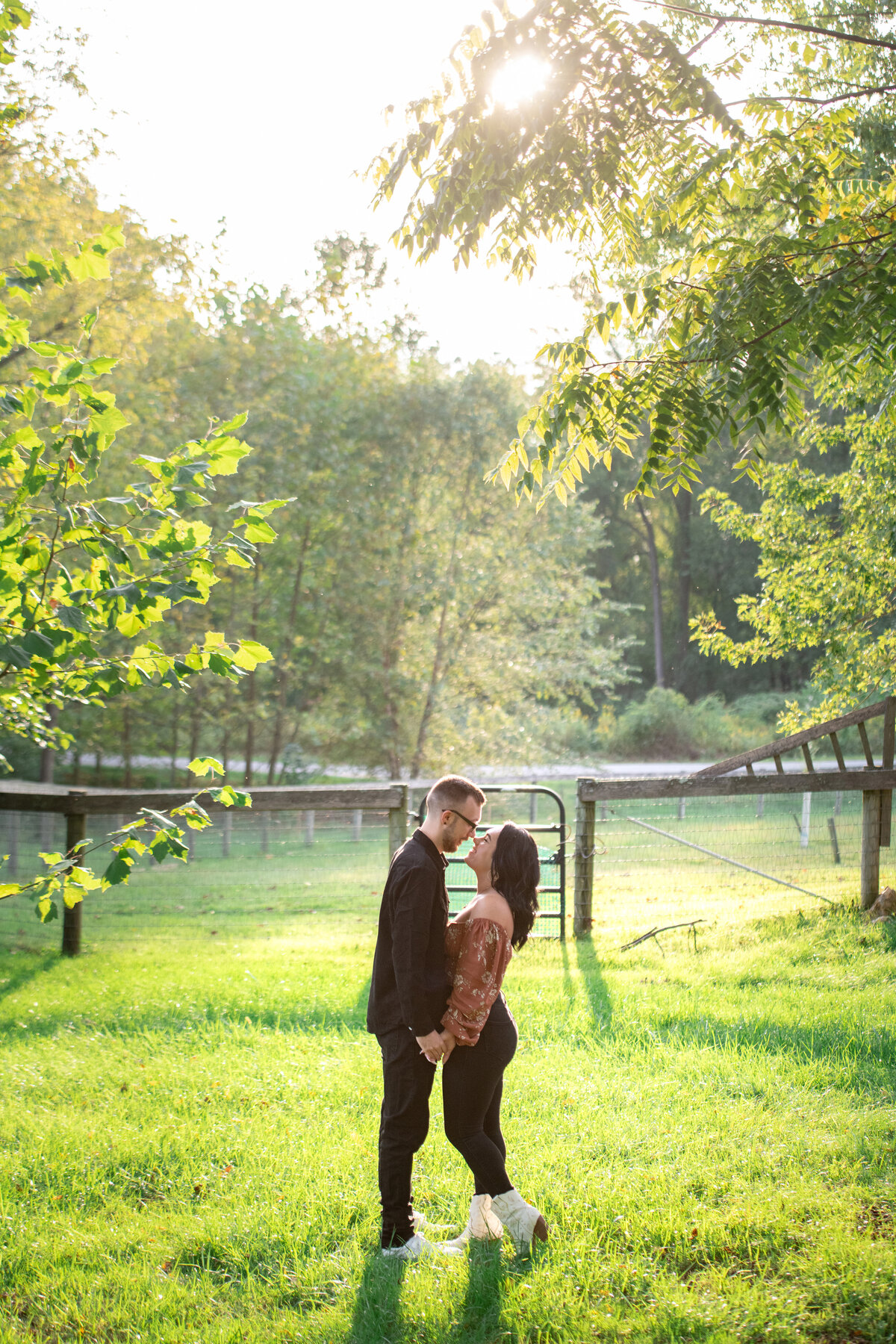 engagement_photo_beautiful_outdoor_scene_1
