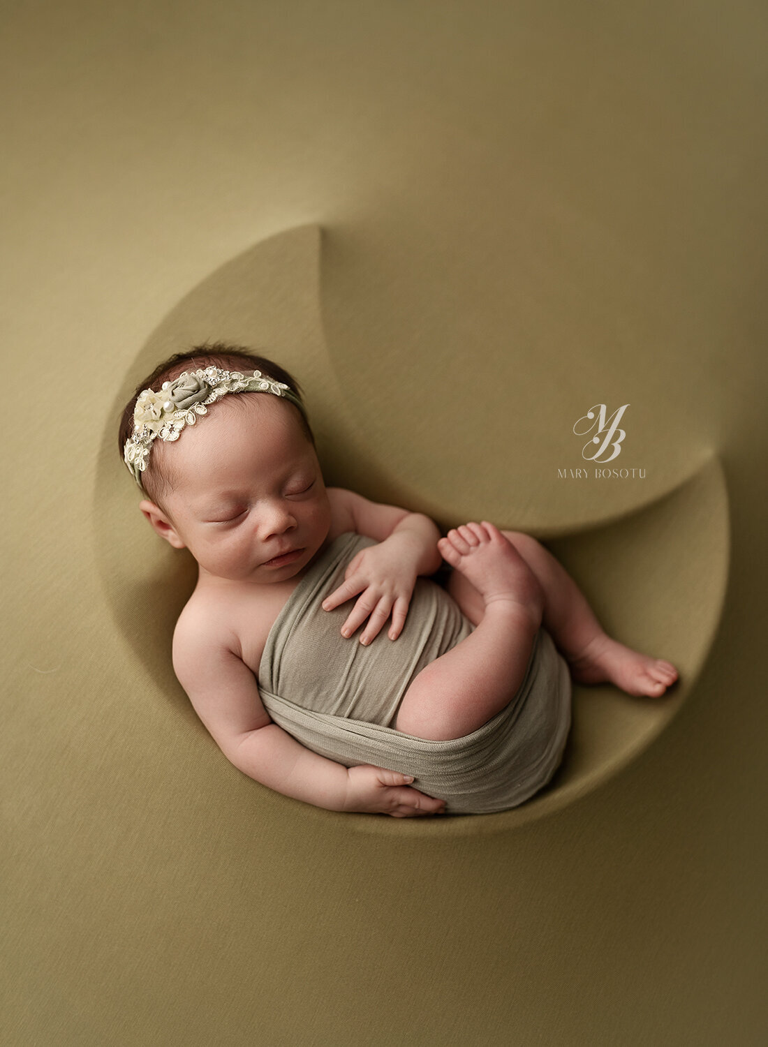 best Maryland newborn photographer, Baltimore newborn photographer, newborn photography near me, newborn portraits Crofton MD, professional baby photos