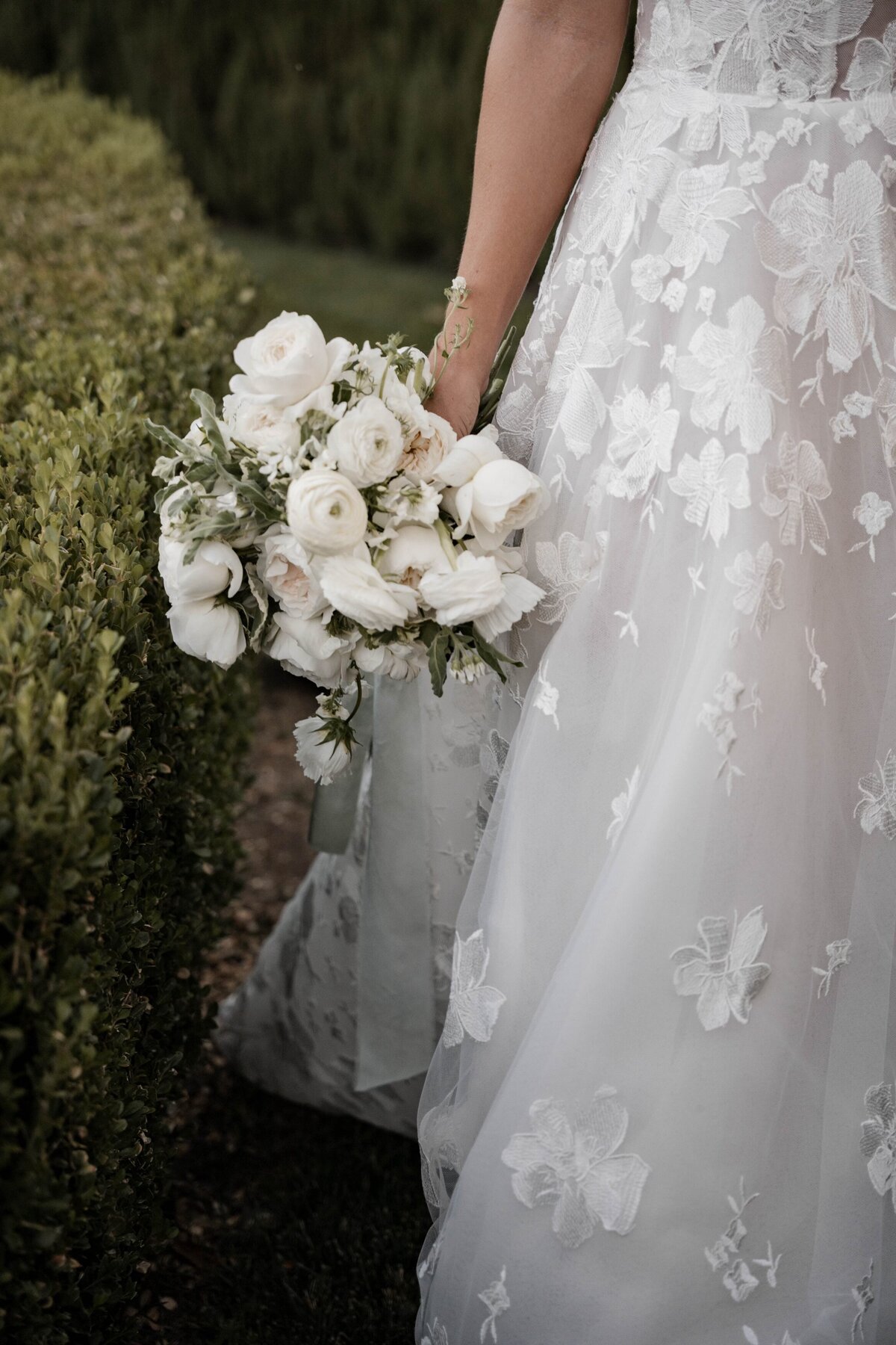bridal bouquet white old fashion money
