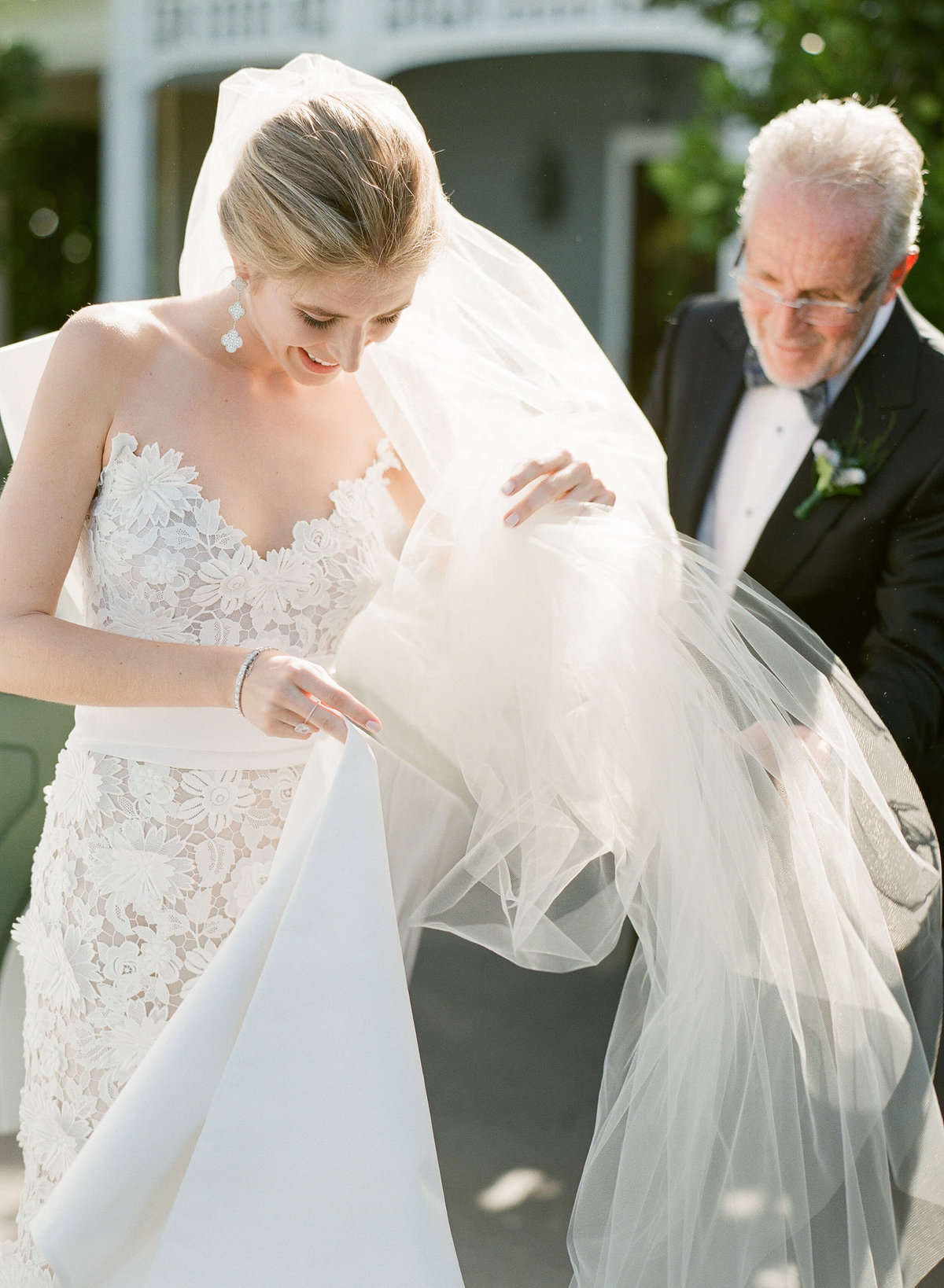 20-KTMerry-wedding-photography-bride-enters-church