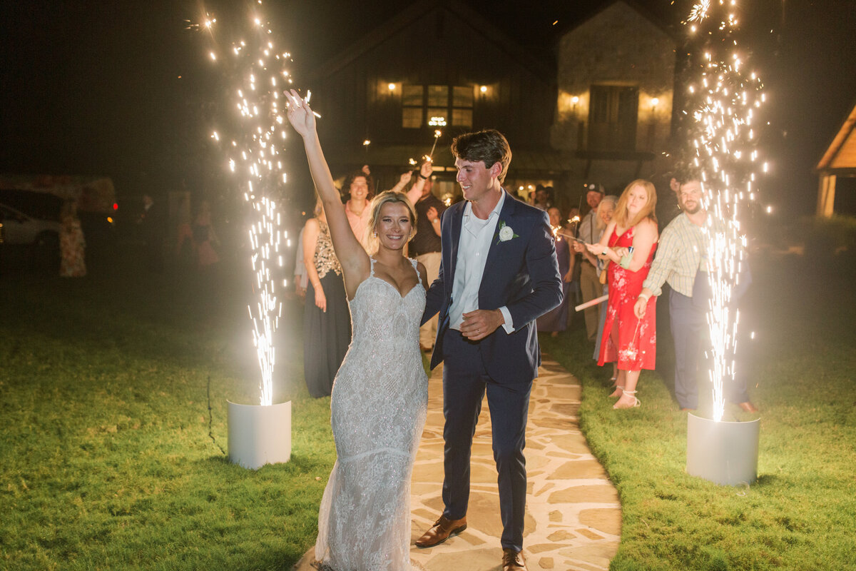 La-Bonne-Vie-Fredericksburg-Wedding-Sparks