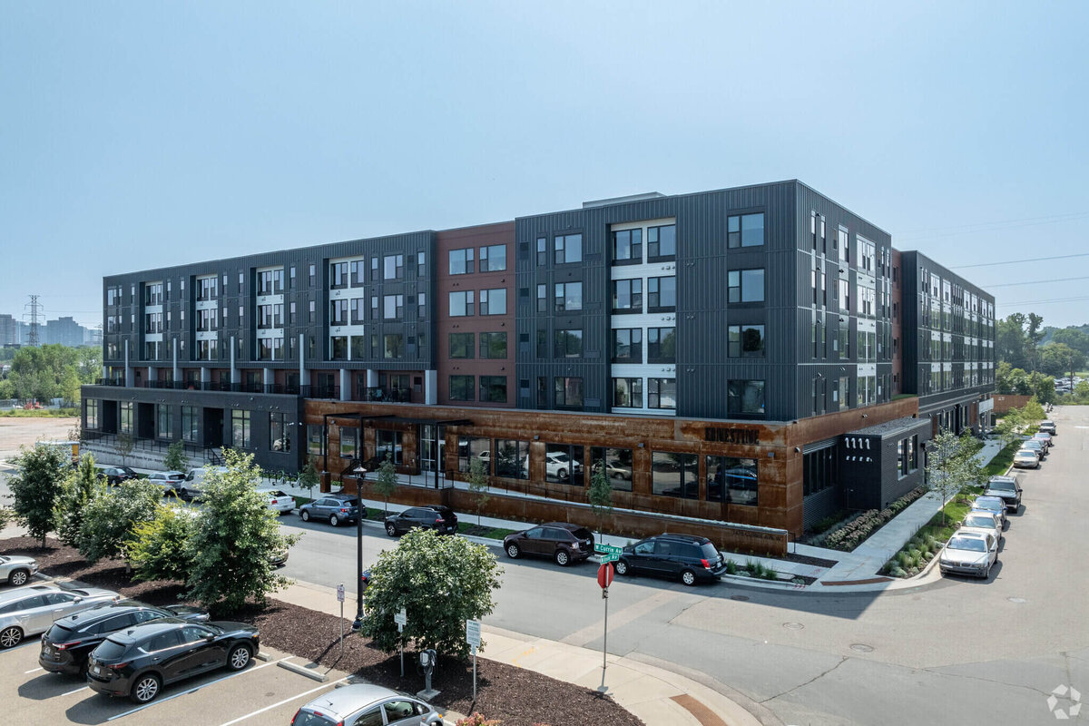 ernestine-apartments-minneapolis-mn-exterior (1)