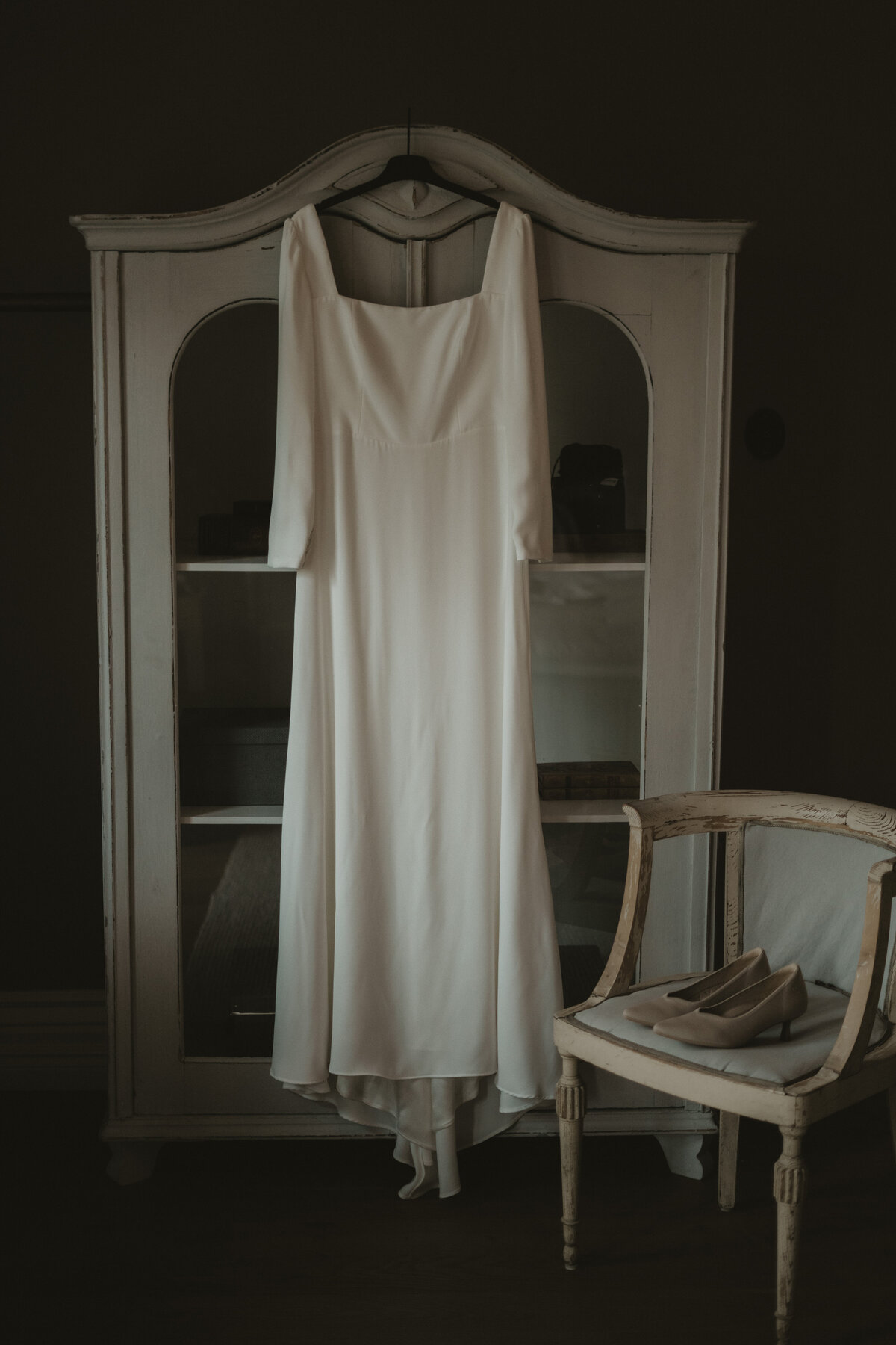 den vackra klänningen som Jenny bar på hennes kärleksdag tillsammans med Sebastian