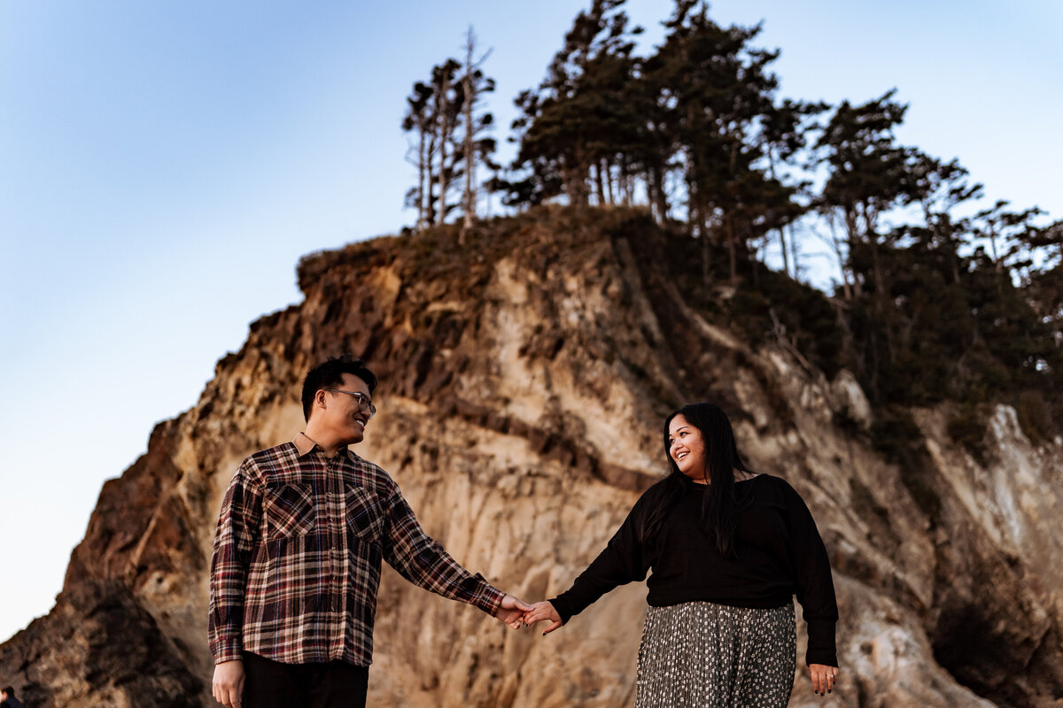 cannon beach engagement photo shoot kalena photography (8)