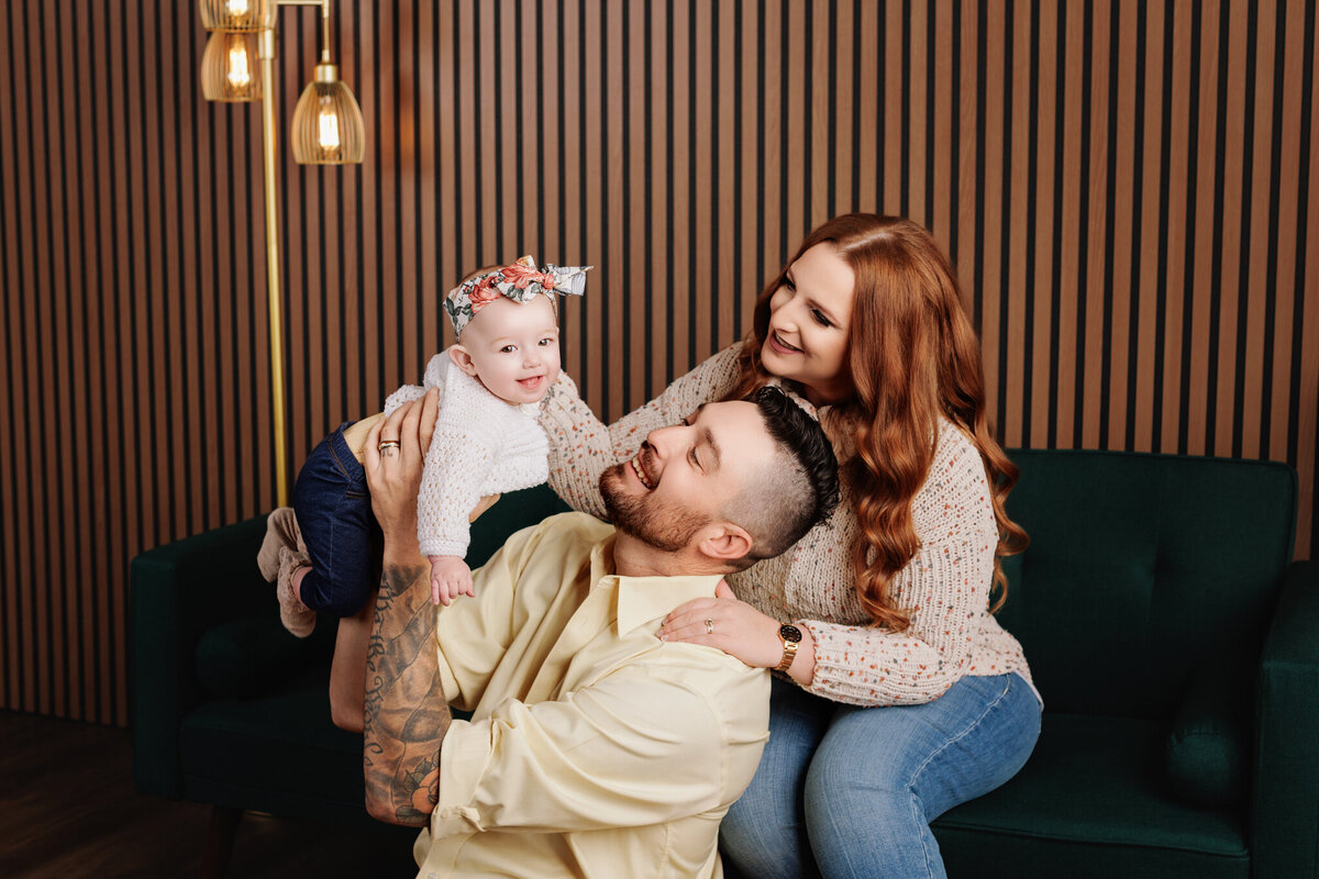 NWA family photographer, Northwest Arkansas best family photography, family portraits near me, professional family photos, family photography packages