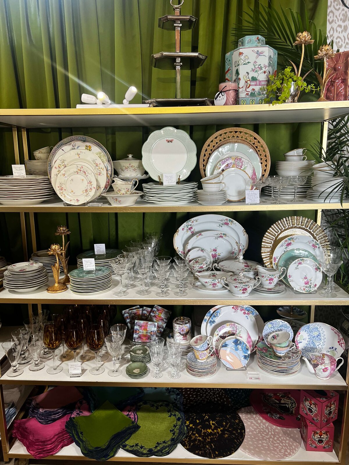 Old-Line-Markt-Poolesville-Maryland-Aix-La-Chapelle-Danielle-Couick-Ghost-Host-Magnolia-Bluebird63