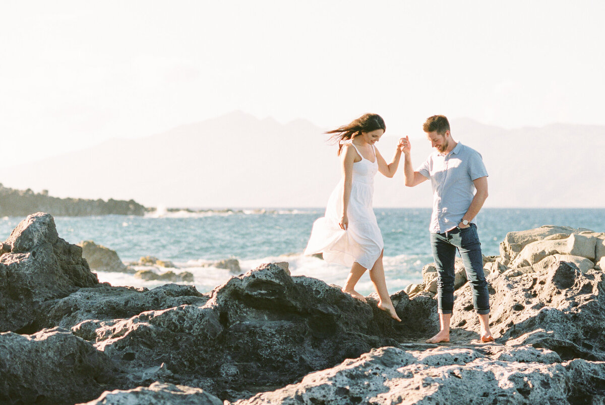 Maui honeymoon engagement photographer