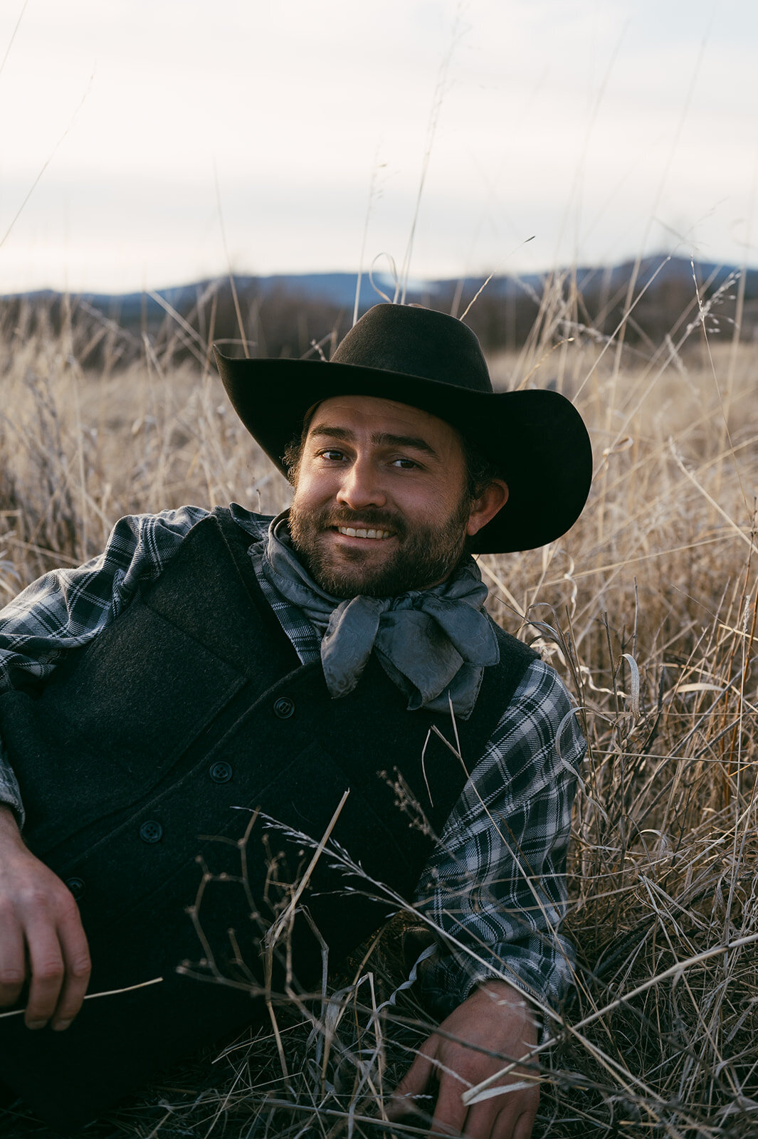 presley-gray-photo-montana-western-ranch-couples-photoshoot-2273