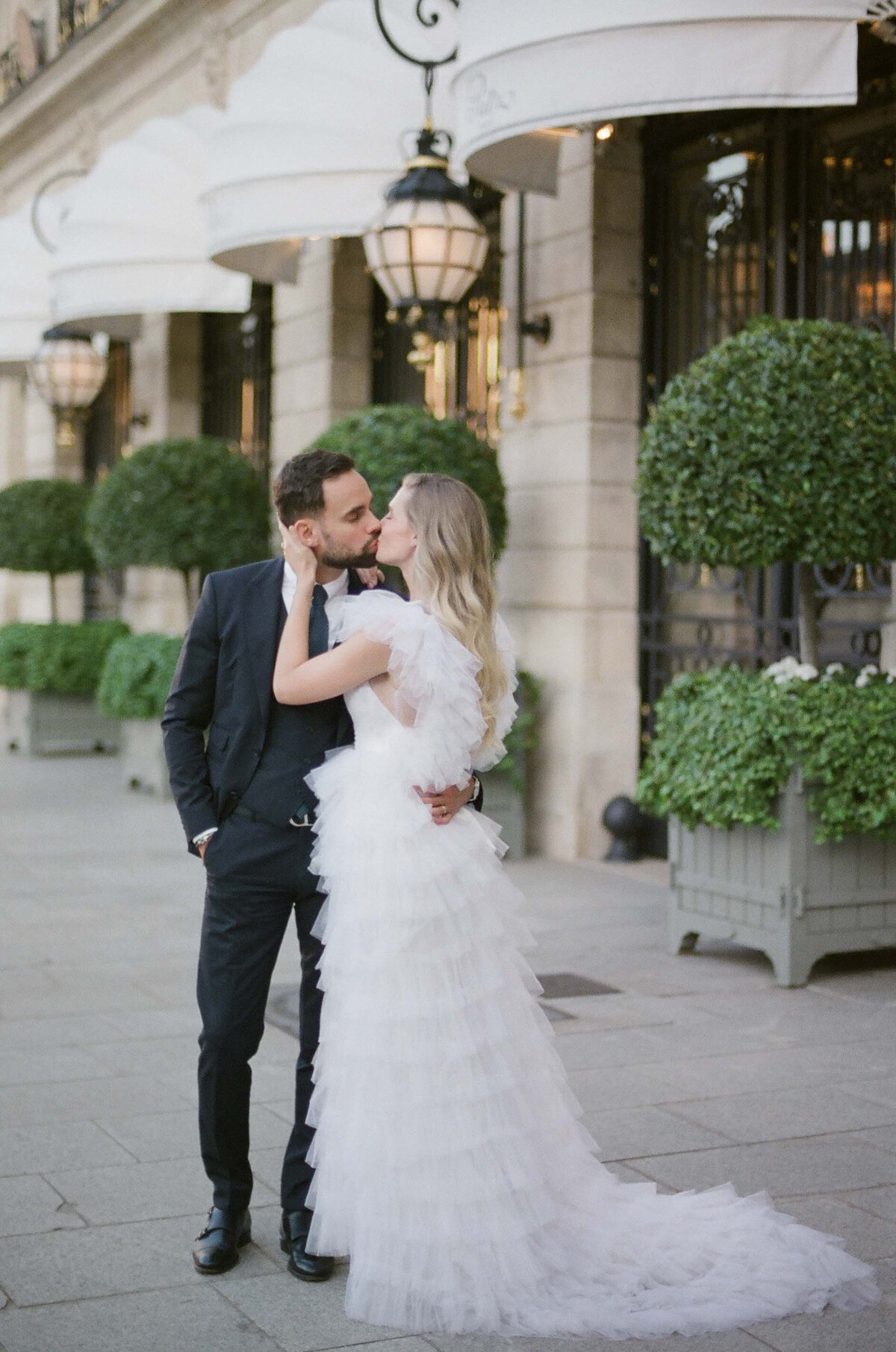 Anna_Grinets_Photography_Paris_Wedding_Photographer_Ritz_Paris_Eiffel_Tower_Destination_Wedding_00037