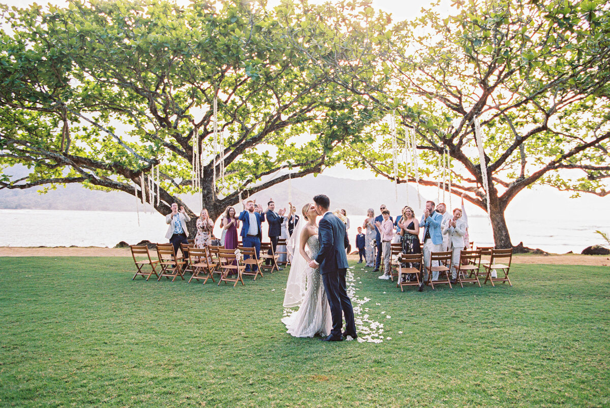 Kauai Wedding couple honeymoon photographer Mami Wyckoff Photography engagement family maternity portrait 288