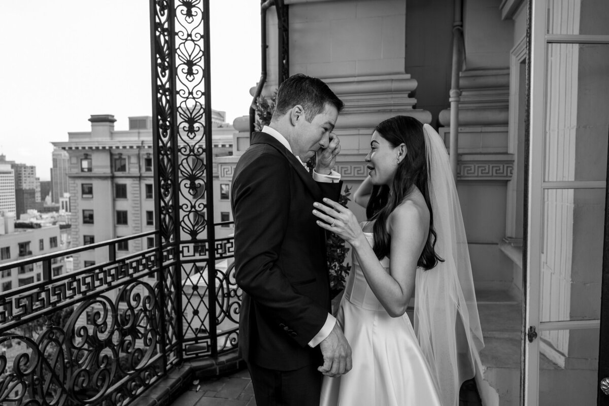 san francisco-flood-mansion-wedding-photography-catholic-wedding-classic-blackandwhite-churchwedding-wedding-thedejaureguis-013