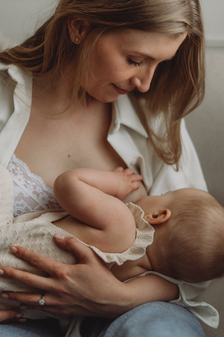 Motherhood Photoshoot Hampshire- Carley Aplin -057
