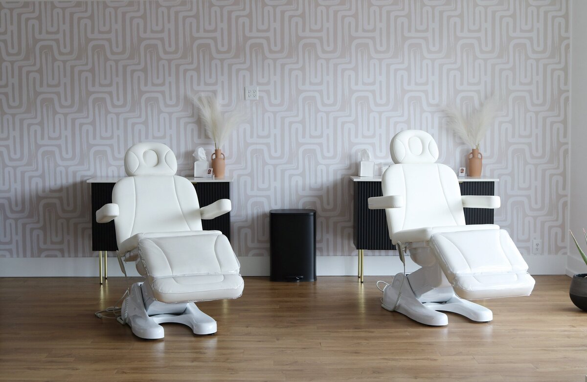 Lumiarie teeth whitening studio chairs