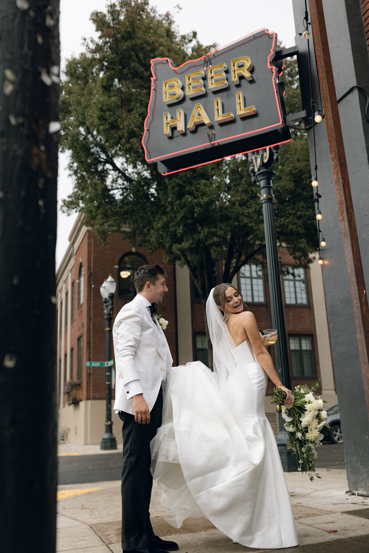 the-evergreen-portland-oregon-wedding-bridal-portraits-32