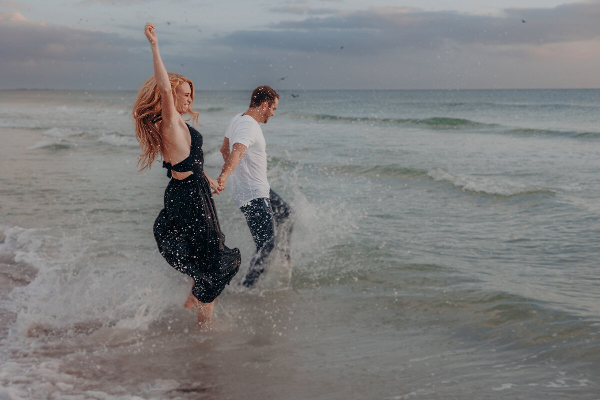 Siesta Key Engagement Session | Siesta Key engagement photos | sarasota engagement photos