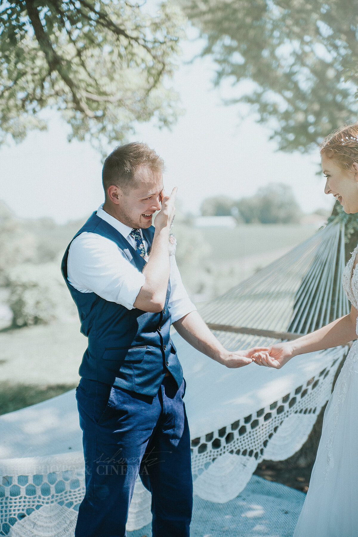 first look _ alaynna ann schwartz _ harpors vinyard _ iowa photographer _ playlife photography_0221
