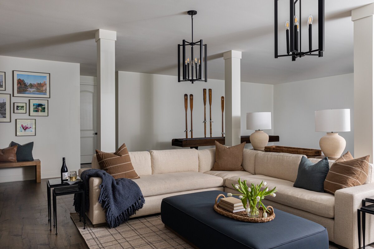 ads_walkinghorse_familyroom_1