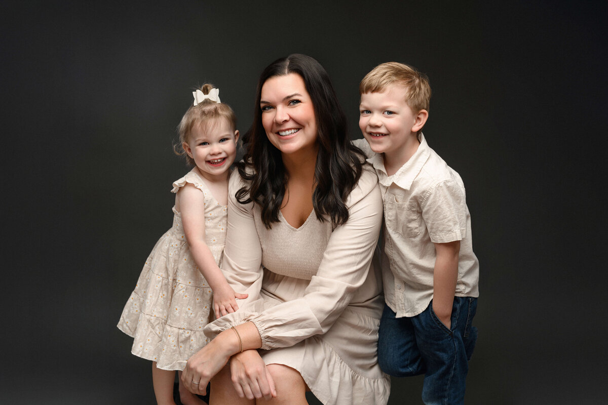 250408-LizRoberts-Motherhood-AP46