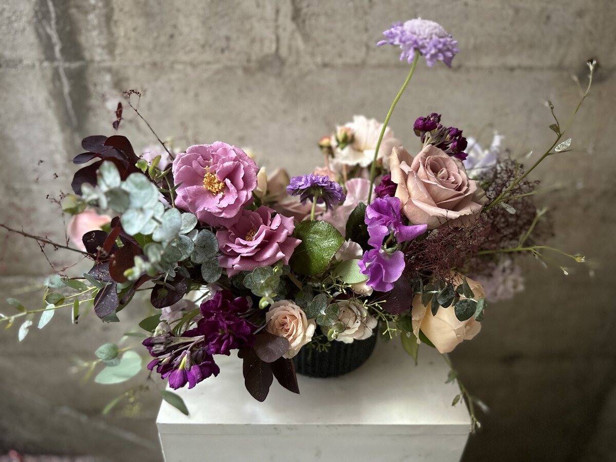 petalumaflowerdeliverypurplearrangement
