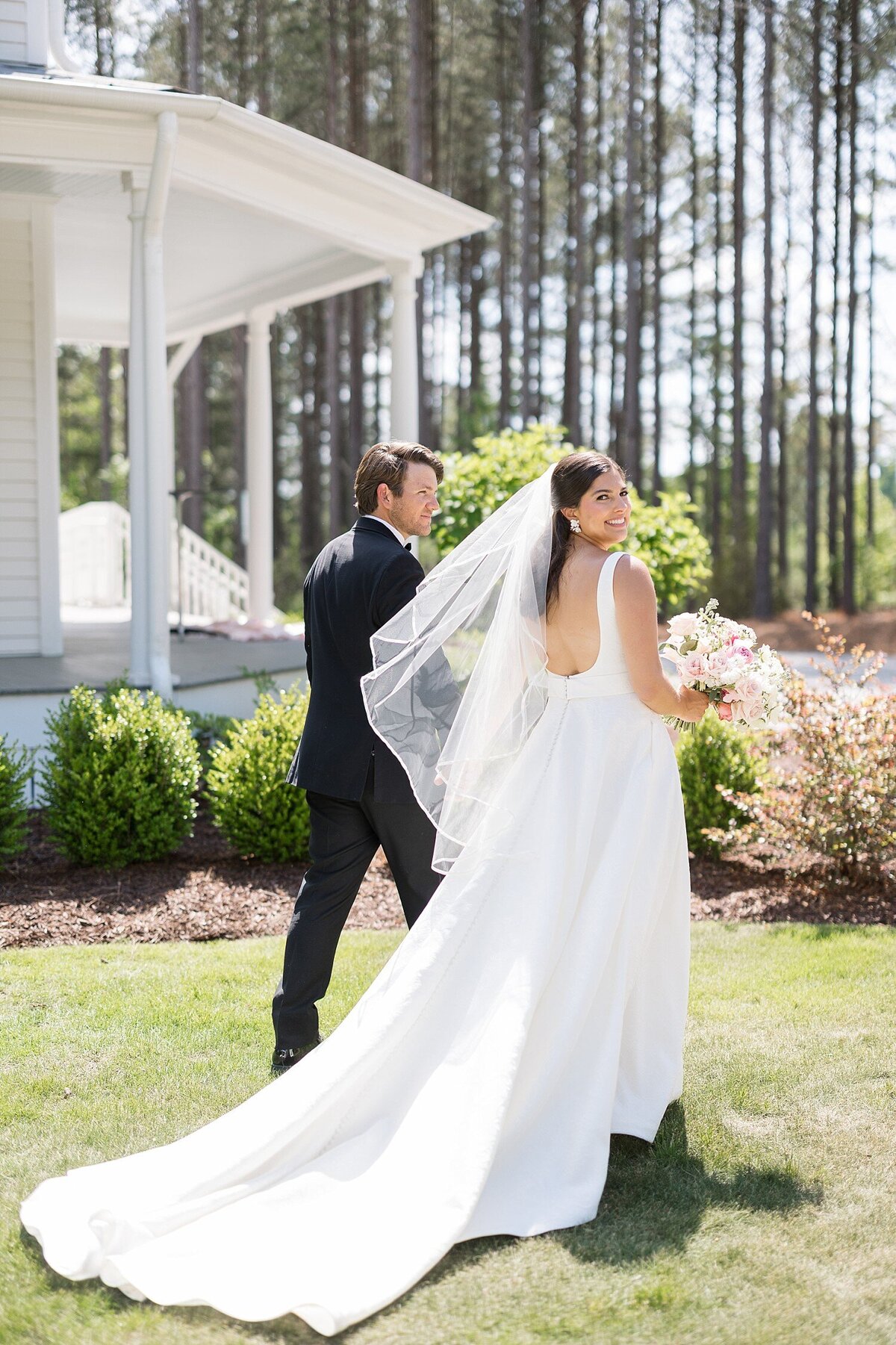 The-Upchurch-Cary-Wedding-Photographer-Timeless-Spring-Wedding-Sarah-Hinckley-Photography-valkeaton2025-_0024