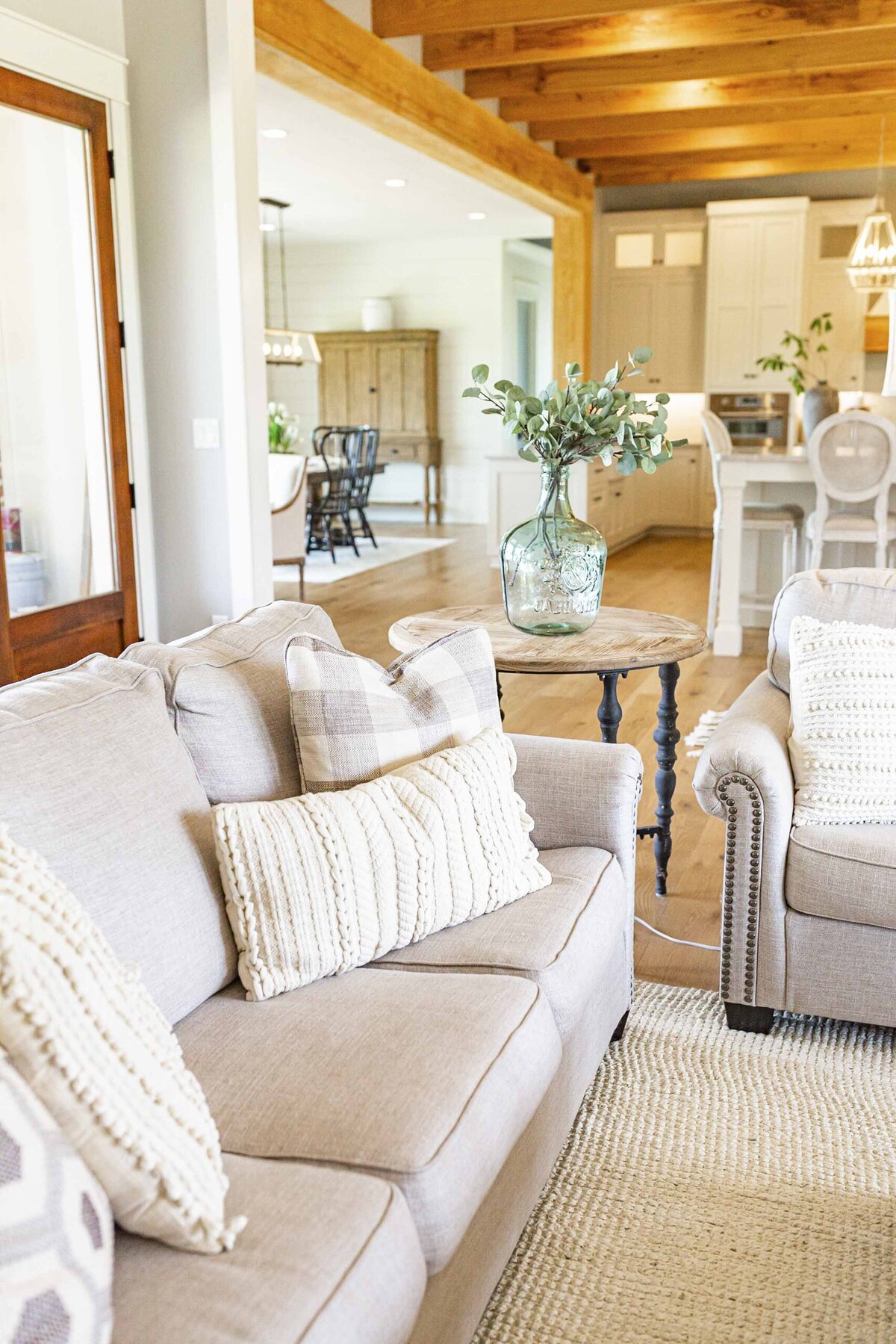 cozy-grey-living-room-decor-inspiration5