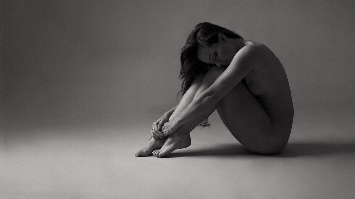 HOLLY-MCLEAN-PHOTO_LILLY-2163longlighter