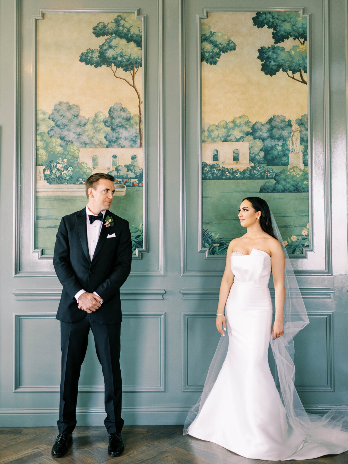 mason-dallas-venue-bride-groom-portraits-25