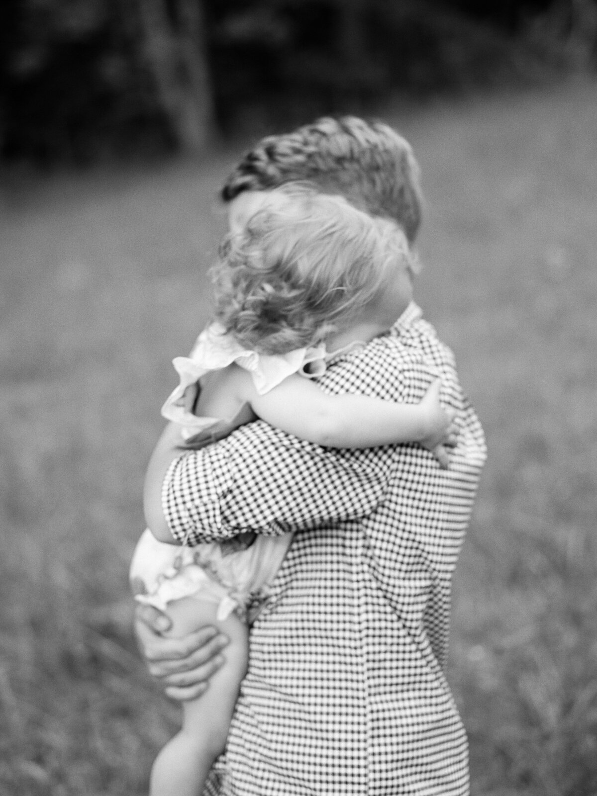 spring-outdoor-lifestyle-family-photos-charlottesville-va-amy-nicole-photography-0032