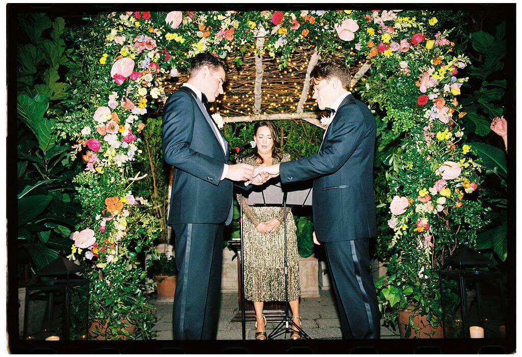 21-colorful-lgbtq-wedding-planterra-detroit-michigan-modern-vintage-events