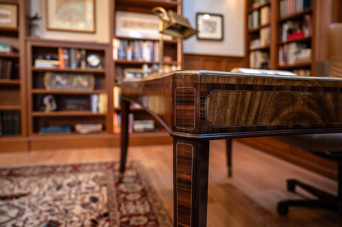 Desk wood detail 2