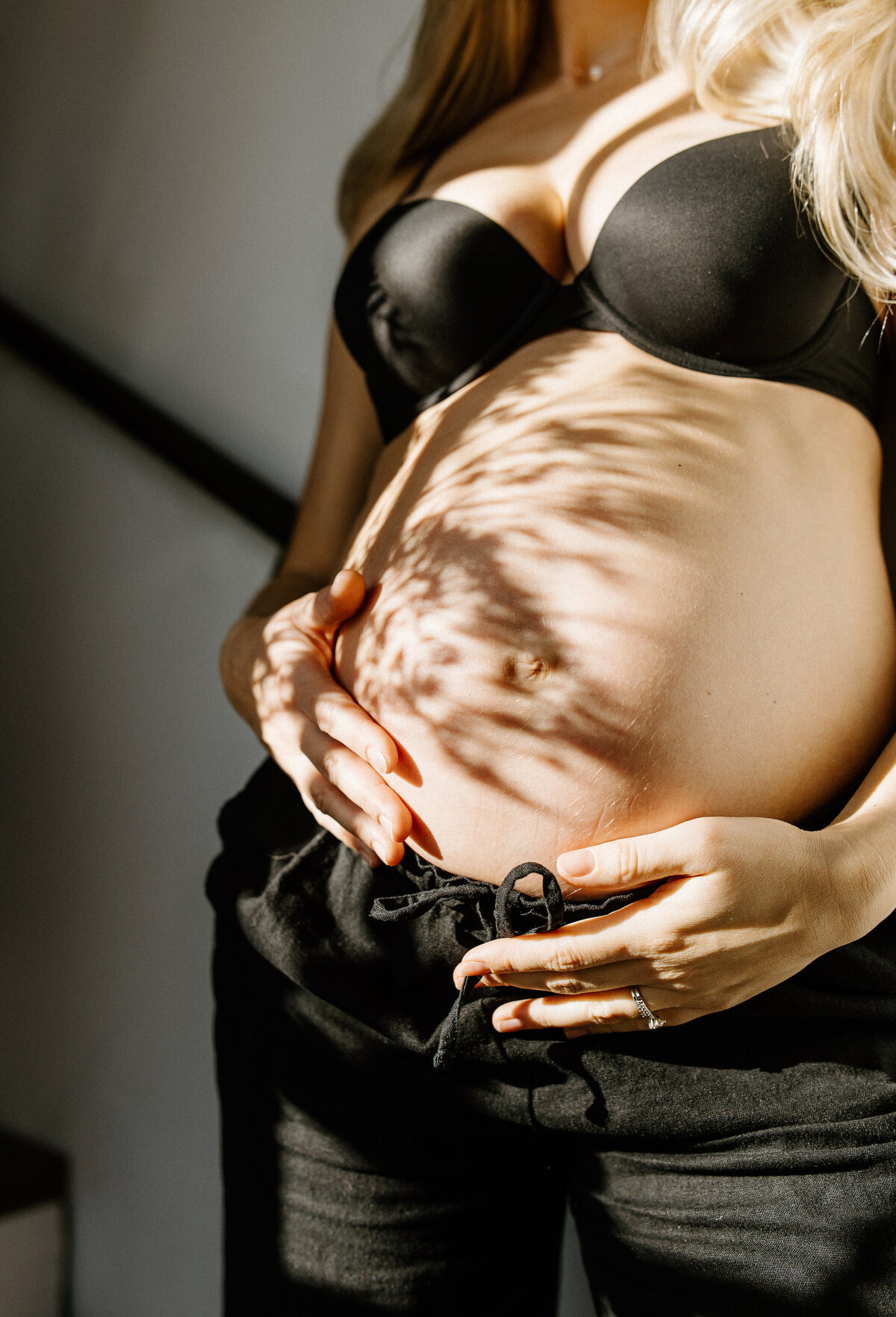 Austin-Lifestyle-Photographer-KoryttsevaMaternityStory-39