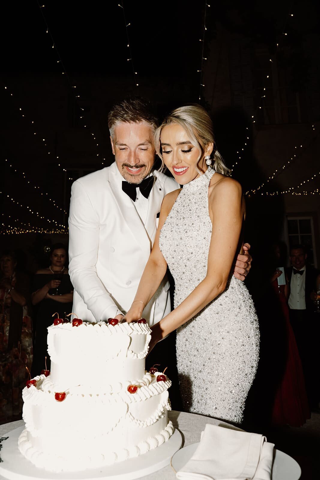 Vintage-cake-cutting