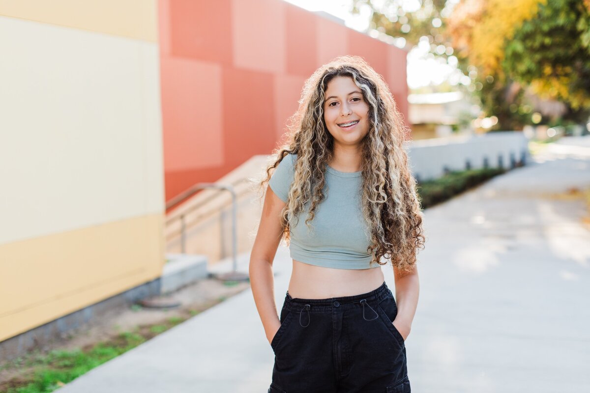 teenage-girl-with-curly-hair-at-Mira-Costa-high-school-in-Manhattan-Beach