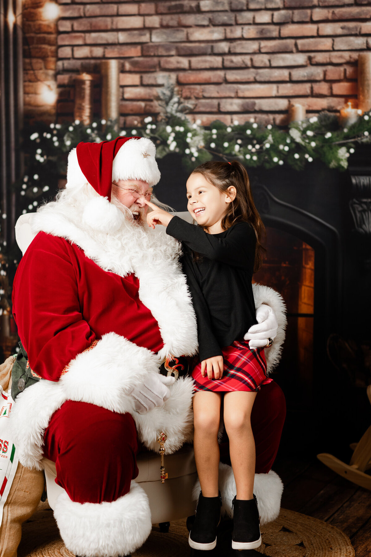 Cave Springs Holiday photographer, Santa Photos near me NW Arkansas, holiday portrait studio