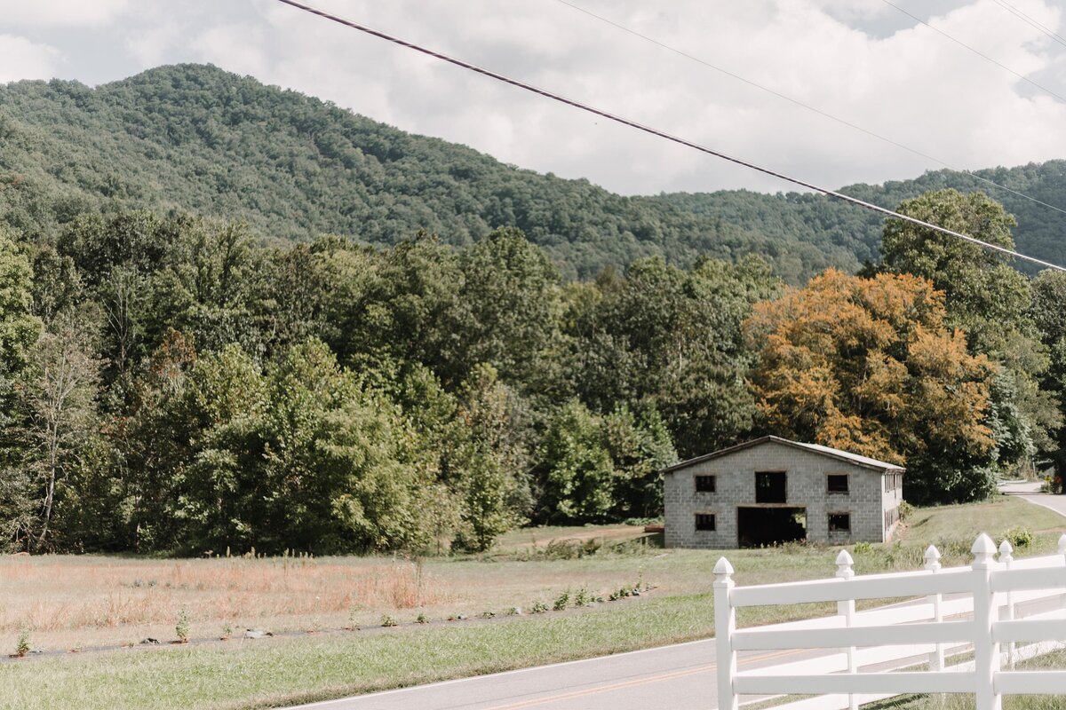 Barn 697 North Carolina Elopement Venue_0024