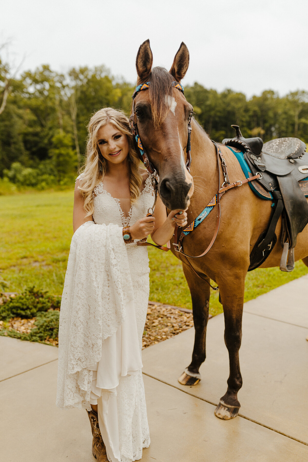 colorado-wedding-photographer-in-soddy-daisy-tennessee-at-mountain-heights-venue-near-nashville-horse-dog-lake-barn-133