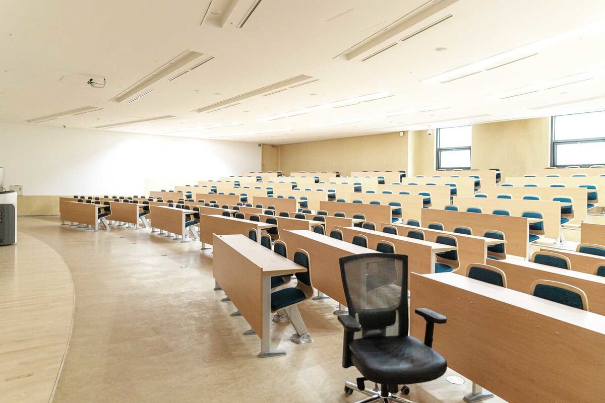 school-university-lecture-hall2