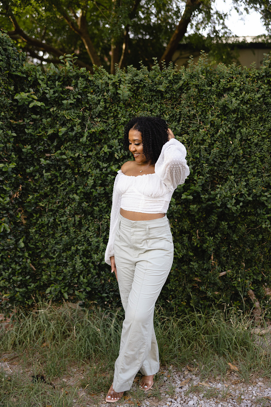 vine-wall-girl