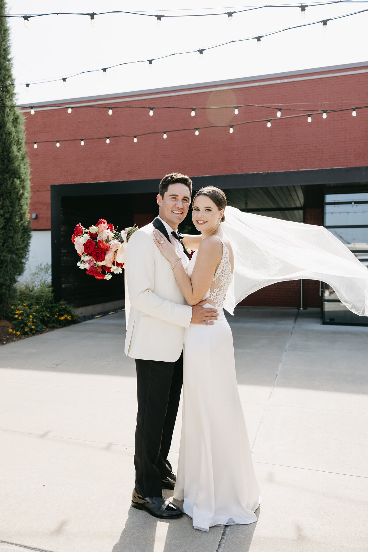 bride groom wedding photos Bentonville Arkansas_BrideandGroom-180