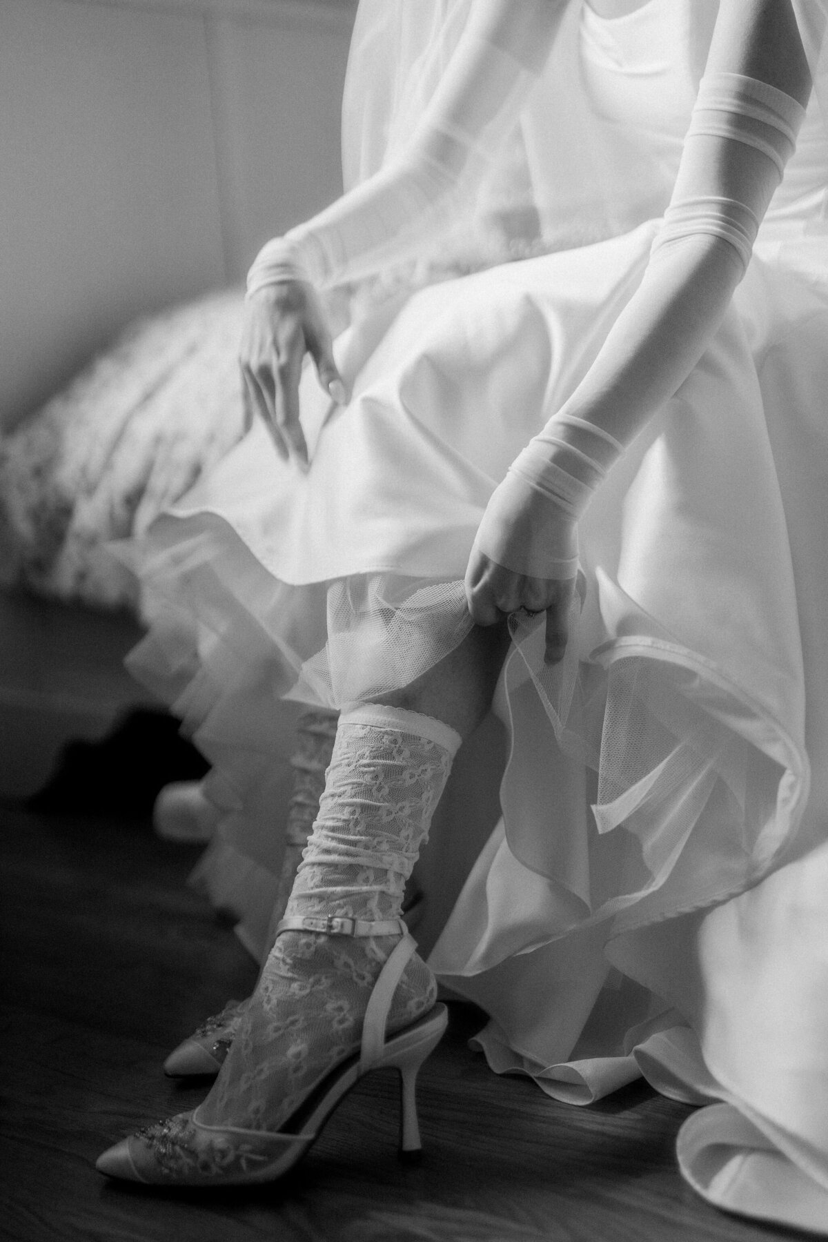 052-Cinematic-Editorial-Wedding-Toronto-Doctors-House-Lisa-Vigliotta-Photography