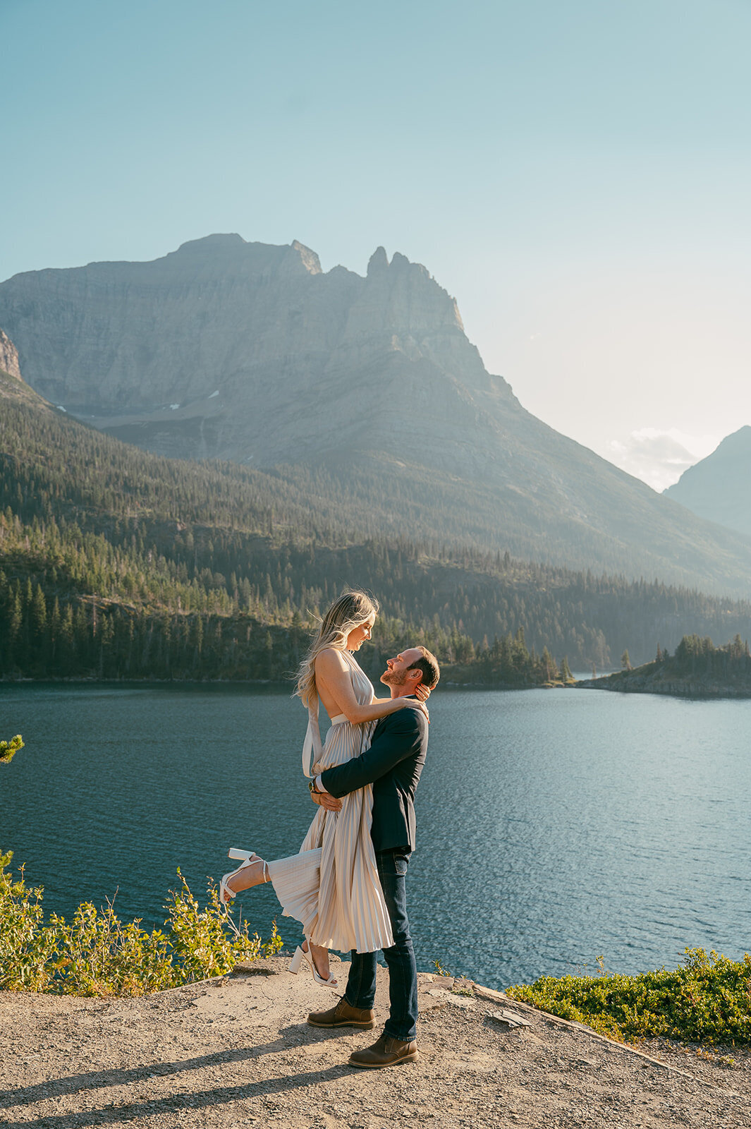 vintage-hollywood-glacier-national-park-elopement-presley-gray-photo1030