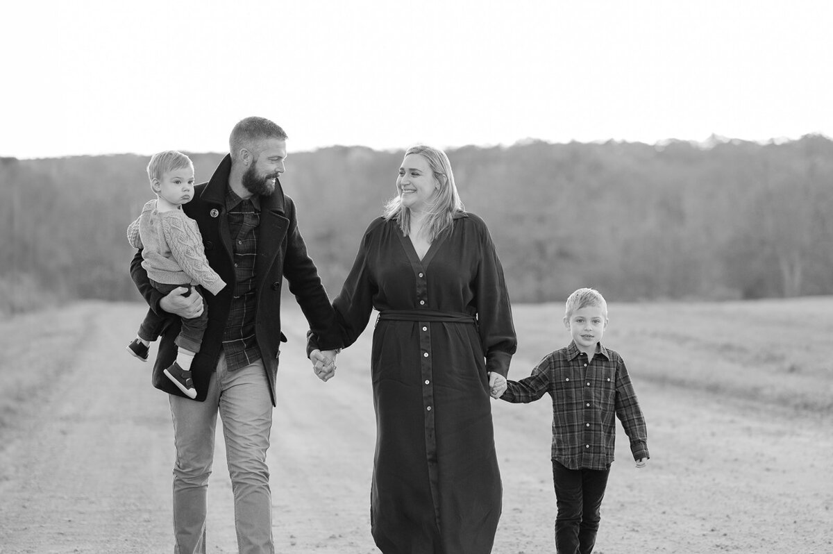 Family-outdoor-photoshoot-connecticutBW_0058